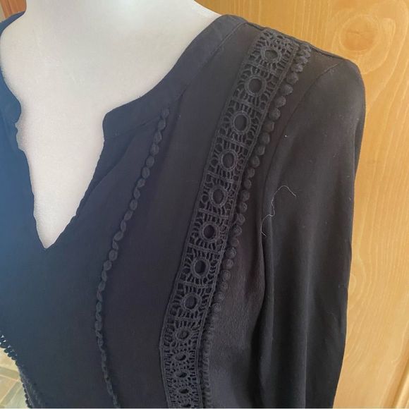 Meadow Rue • Crochet Trimmed Rayon V-Neck 3/4 Sleeve Blouse in Black - Picture 3 of 11